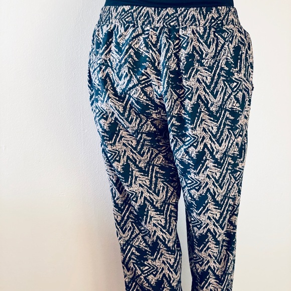 Daytrip Black and Tan Print Jogger Pant - Picture 3 of 8